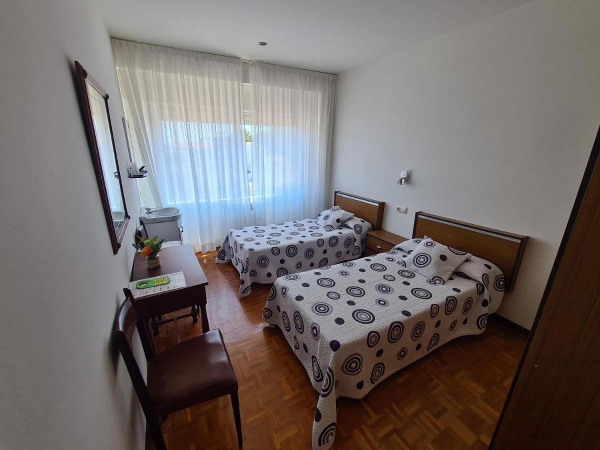 Hostal Playa Atlantica Hotel Louro Bagian luar foto