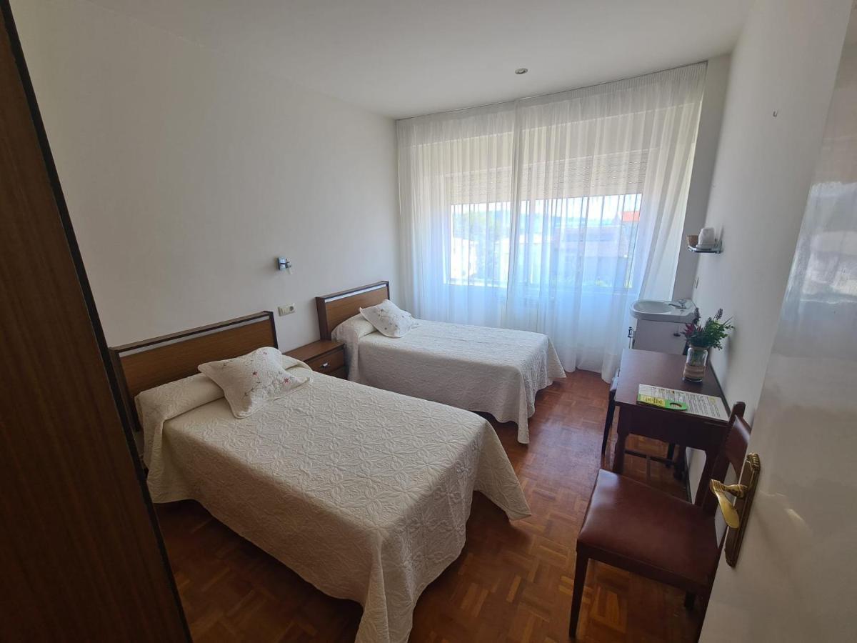Hostal Playa Atlantica Hotel Louro Bagian luar foto