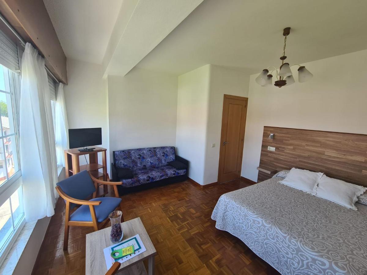Hostal Playa Atlantica Hotel Louro Bagian luar foto