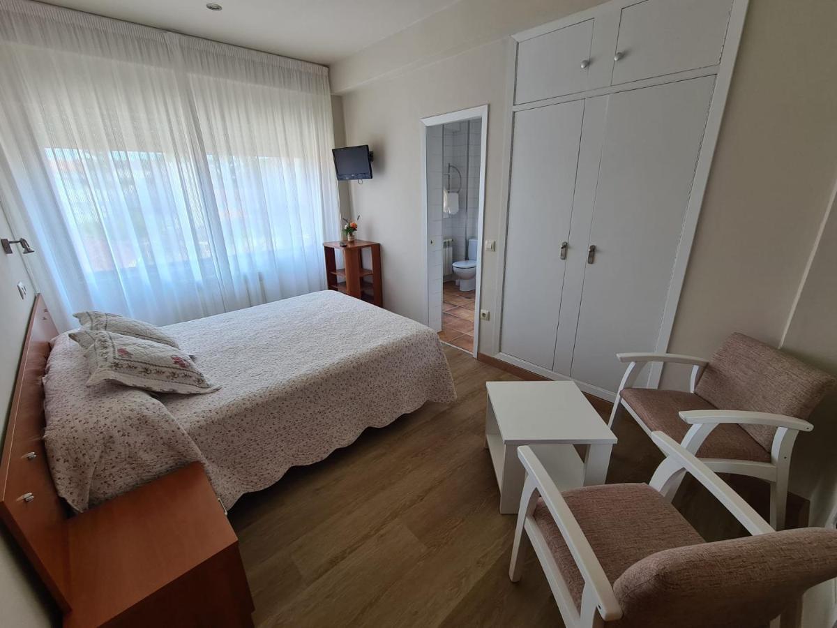 Hostal Playa Atlantica Hotel Louro Bagian luar foto